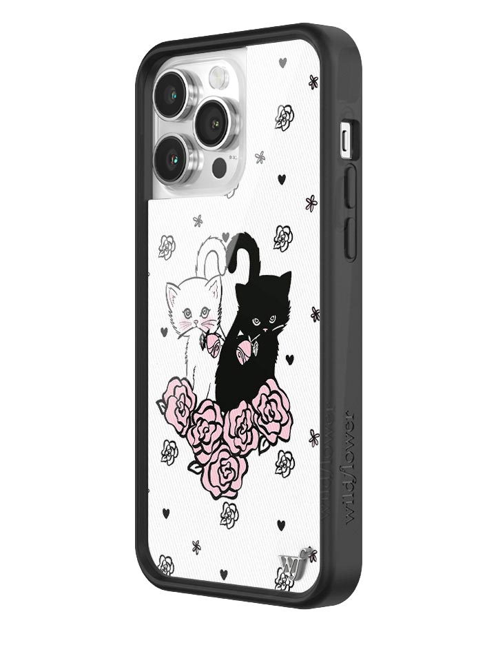 MGAR2014PM-Black-and-White-Kittens-iPhone-14-Pro-Max-Case-02_0111e125-cf4b-4090-8f72-f385a8a7fca6.jpg